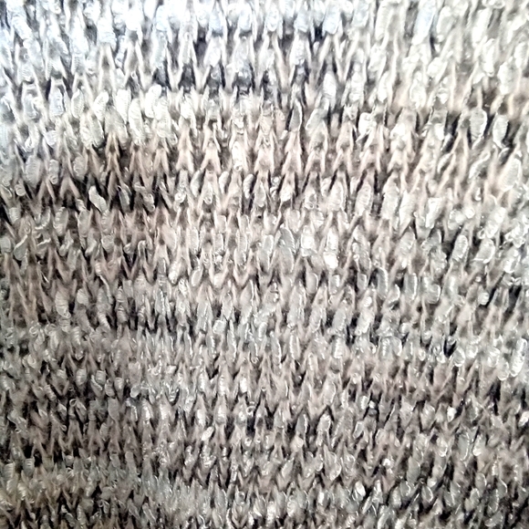 Soft Knit Ribbon Yarn V Neck Sweater - Picture 6 of 12